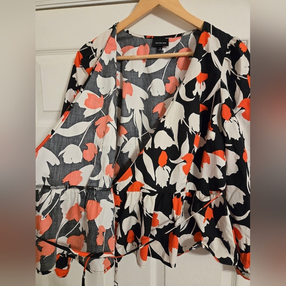 Who What Wear blue floral wrap top size small - Picture 6 of 9